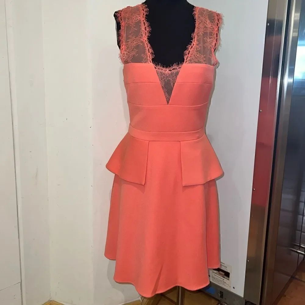 BCBG MAXAZRIA size 8 coral womens dress with lace